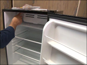 поломки холодильника